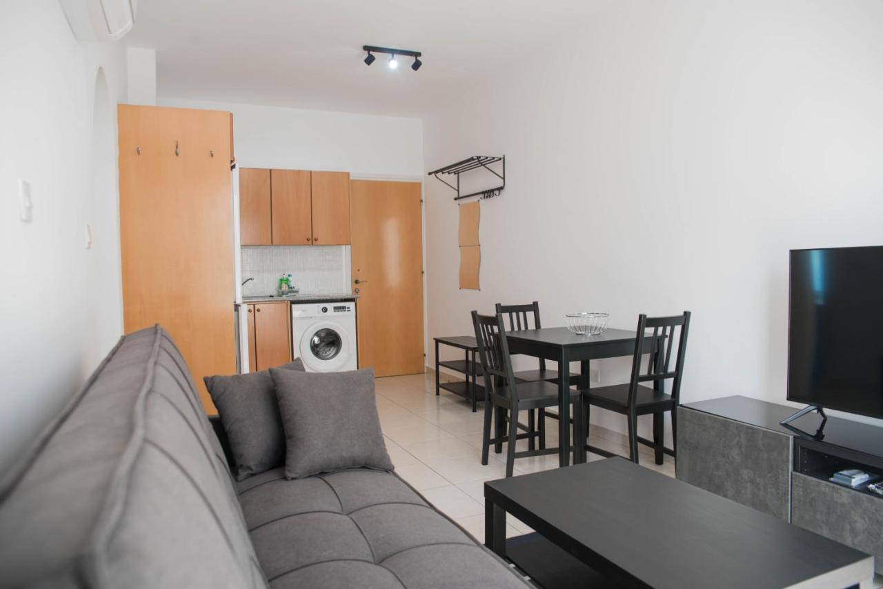 Renovated One Bedroom Apartment In Paphos With Pool Exterior photo