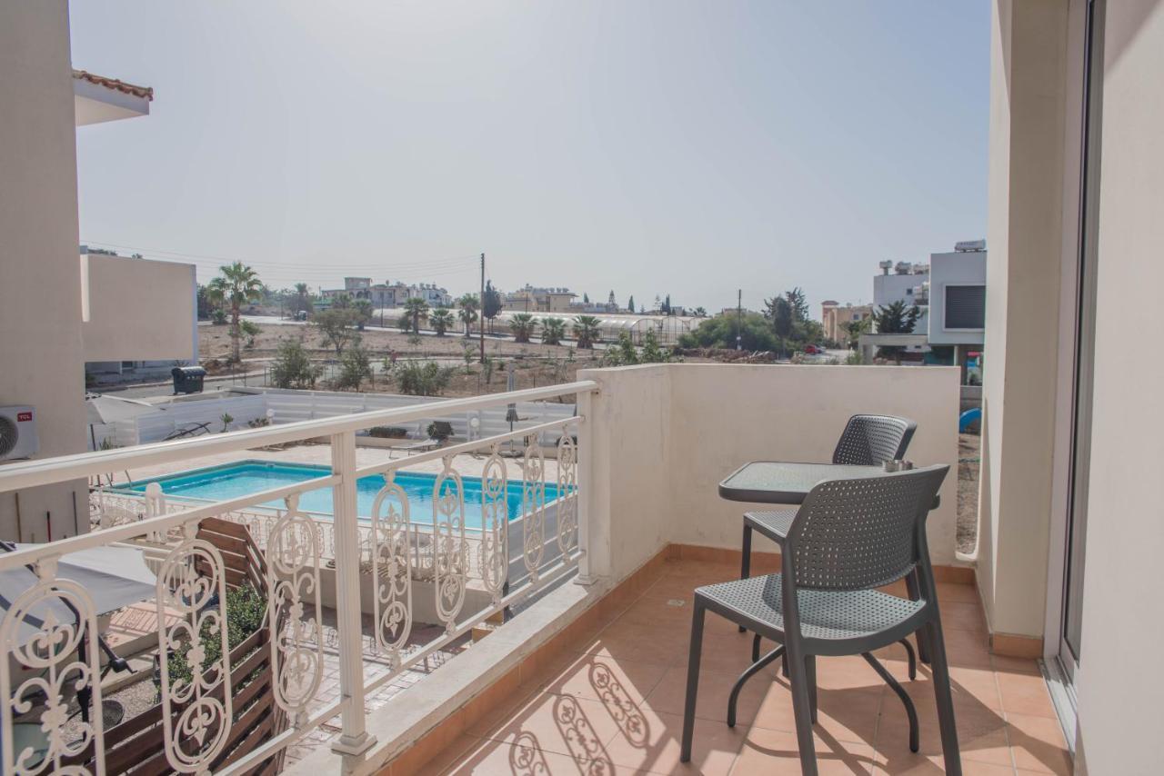 Renovated One Bedroom Apartment In Paphos With Pool Exterior photo